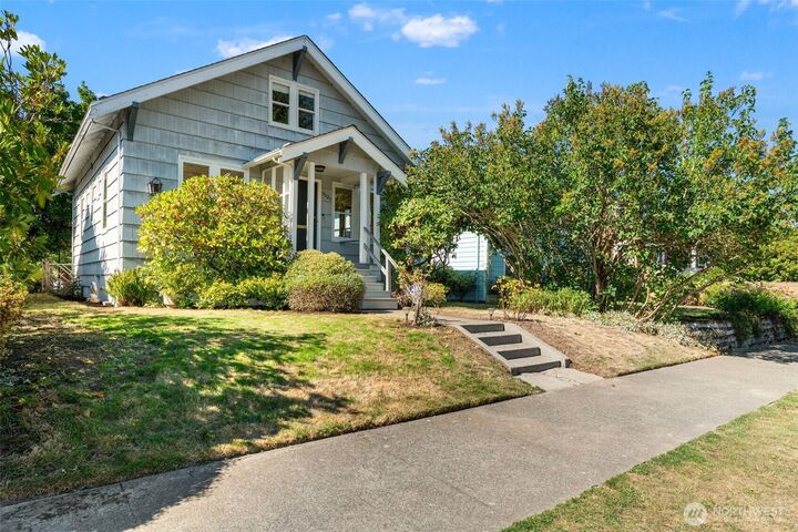 Property Photo:  5021  36th Avenue SW  WA 98126 