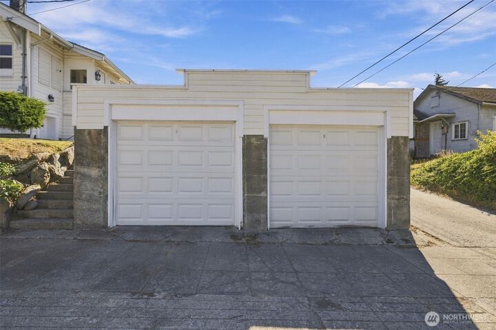 Property Photo:  3301  17th Avenue S  WA 98144 