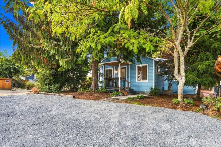 Property Photo: 730 N 100th Street WA 98133