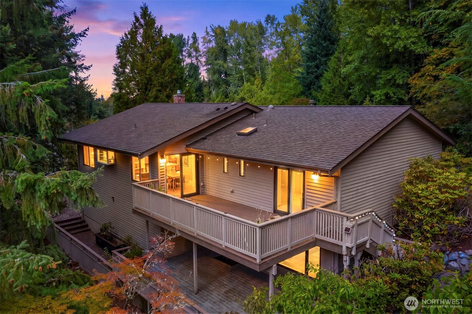 Property Photo: 13233 SE 51st Place WA 98006