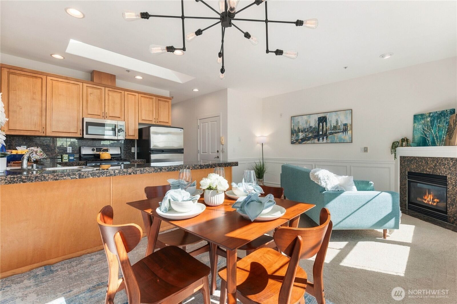 Property Photo: 2433 NW 59th Street 301 WA 98107