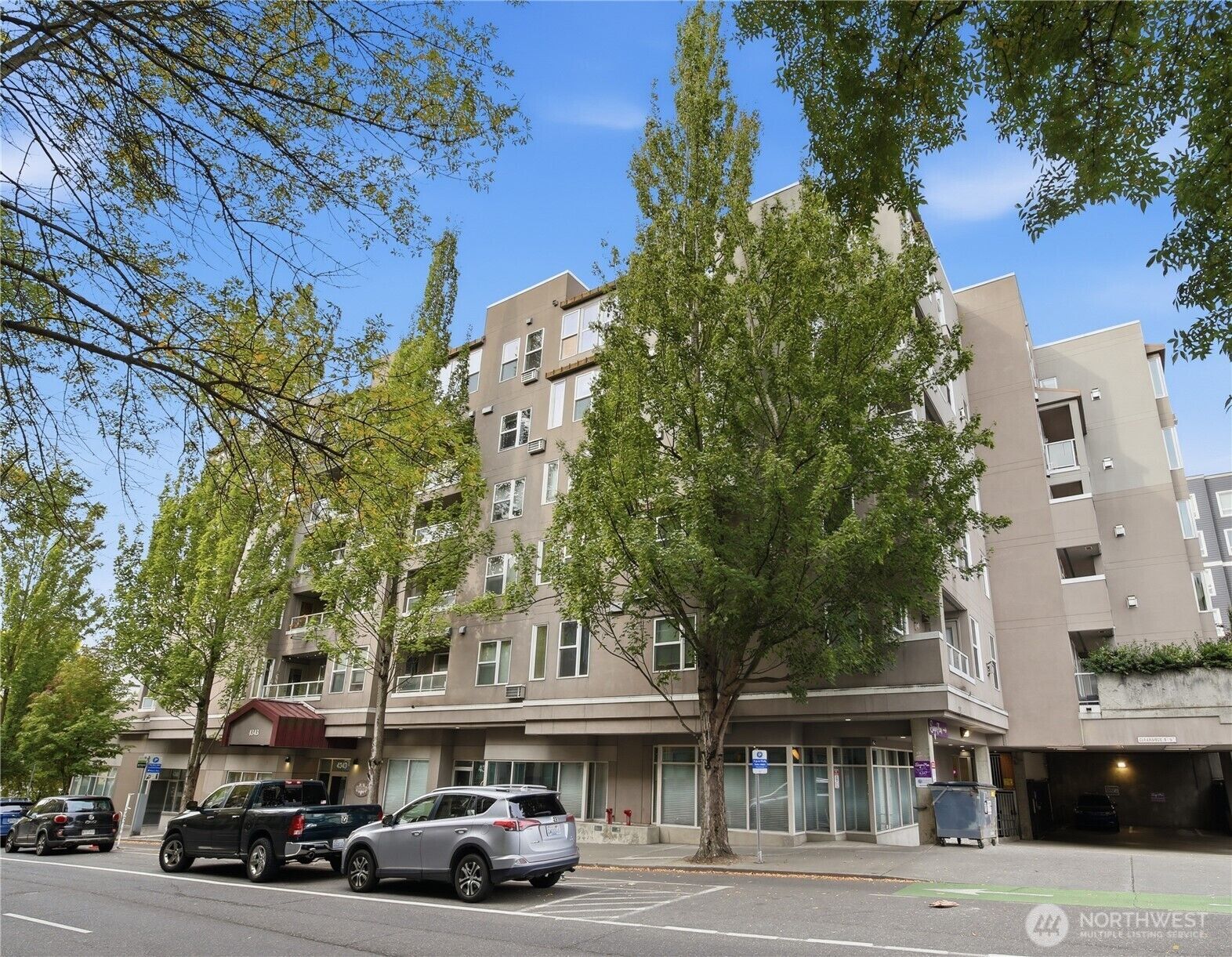 Property Photo:  4343  Roosevelt Way NE 404  WA 98105 