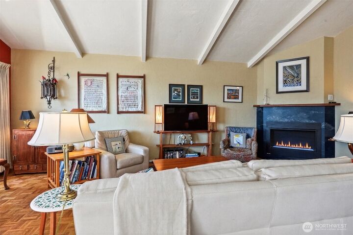 Property Photo: 610 Wheeler Street 404 WA 98109