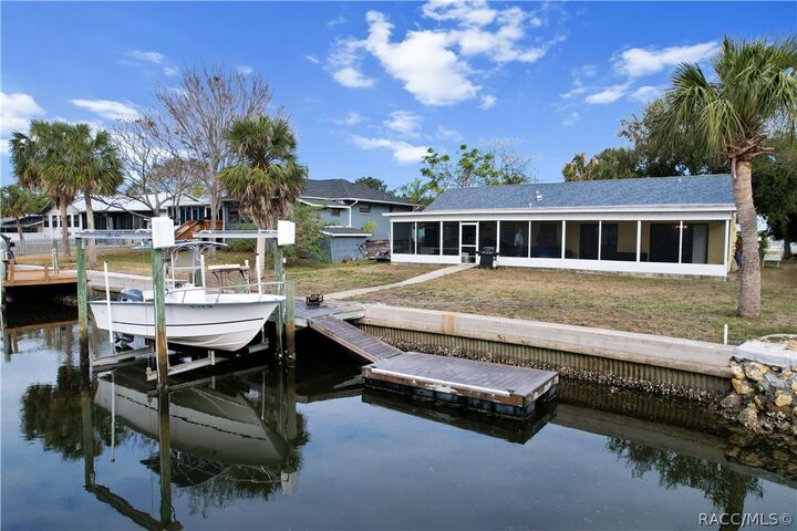 Property Photo: 11770 W Sunnybrook Court FL 34429