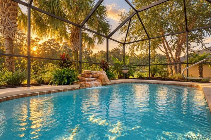 Property Photo:  11845 N Bluff Cove Path  FL 34434 