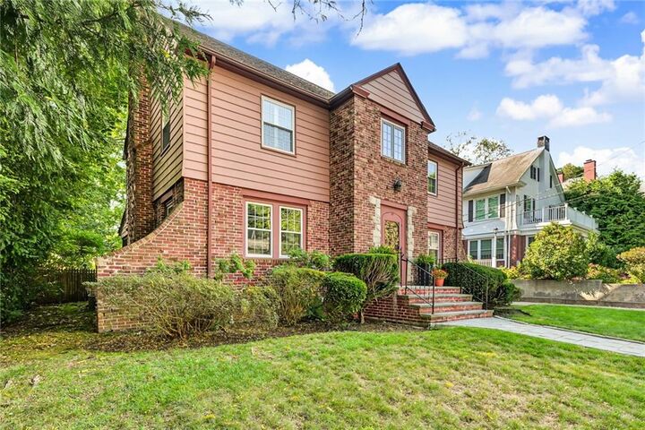 Property Photo:  49 Laurel Avenue  RI 02906 