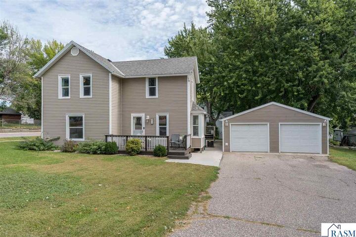 Property Photo:  211 N Market Street  MN 56048 