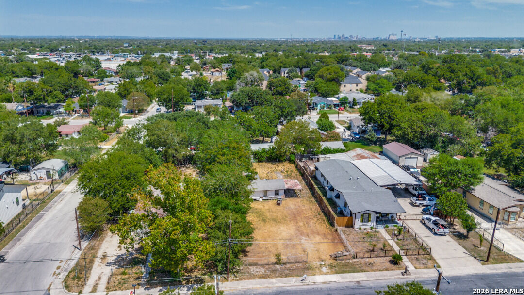 Property Photo: 1437 W Harding Blvd TX 78221