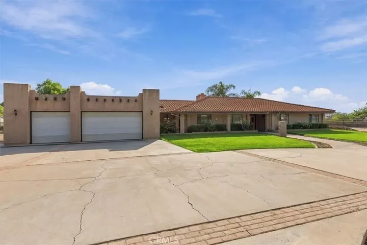 Property Photo:  25124 Los Rancherias  CA 92545 