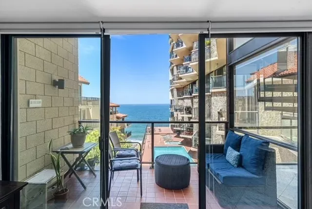 Property Photo:  531 Esplanade 302  CA 90277 