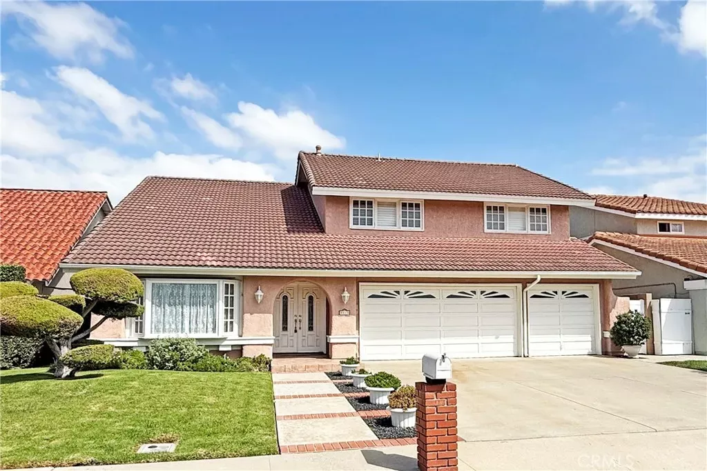 Property Photo:  