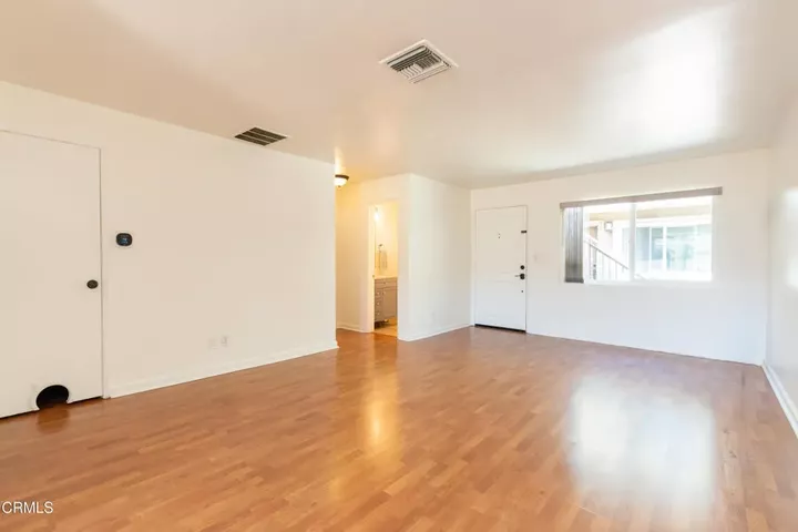 Property Photo: 20224 Cohasset Street 9 CA 91306