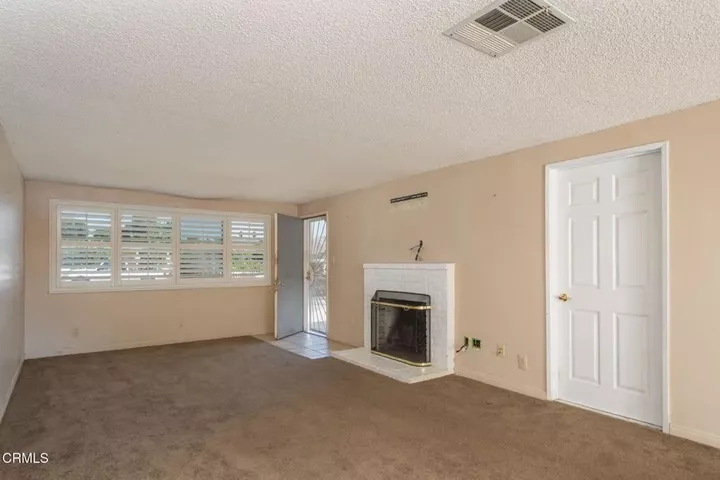 Property Photo:  218 Warren Avenue  CA 93060 