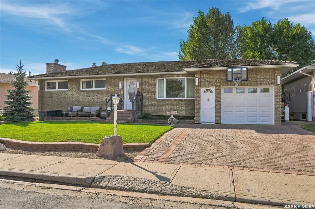 Property Photo:  1015 Simcoe Street  SK S6H 3J3 