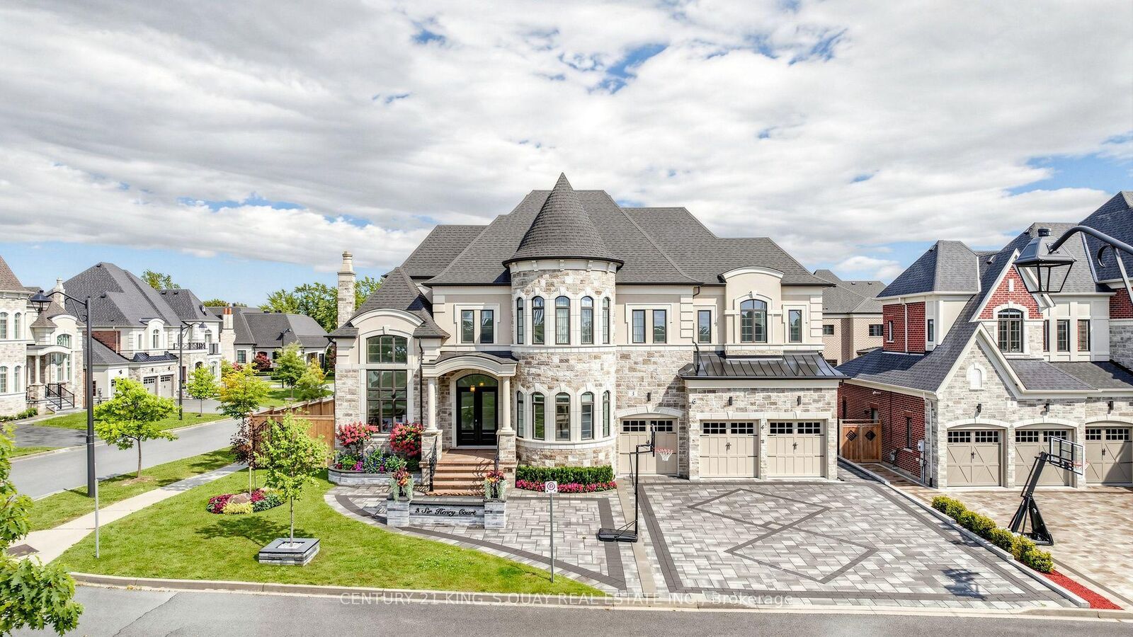 Property Photo:  3 Sir Henry Court  ON L7B 0P5 