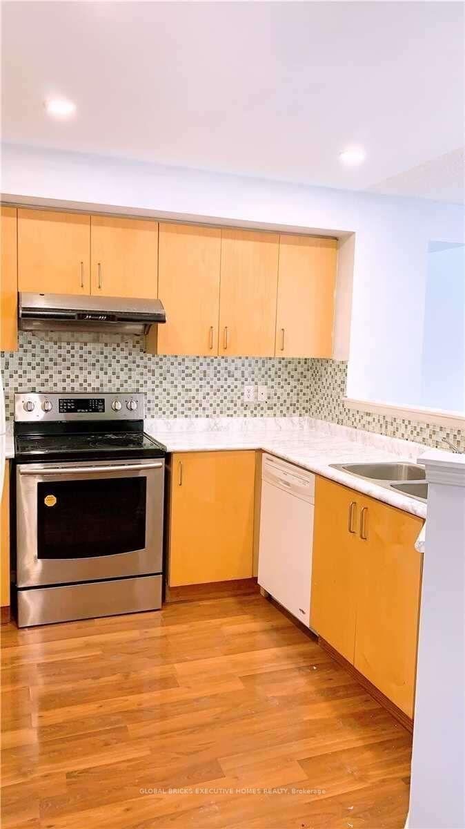 Property Photo:  3916 Lacman Trail  ON L5M 6N8 