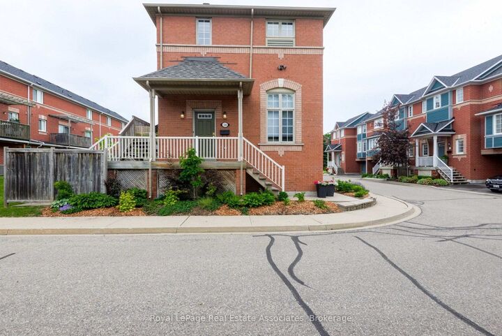 Property Photo:  5031 East Mill Road 38  ON L5V 2M5 
