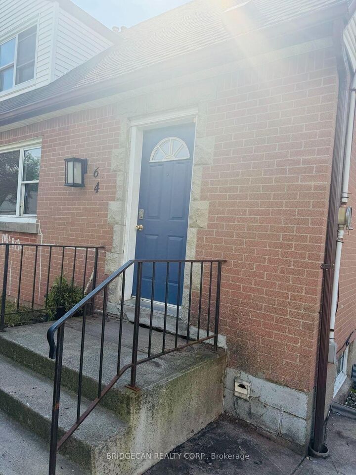 Property Photo:  64 Eastvale Place  ON L8H 1P1 