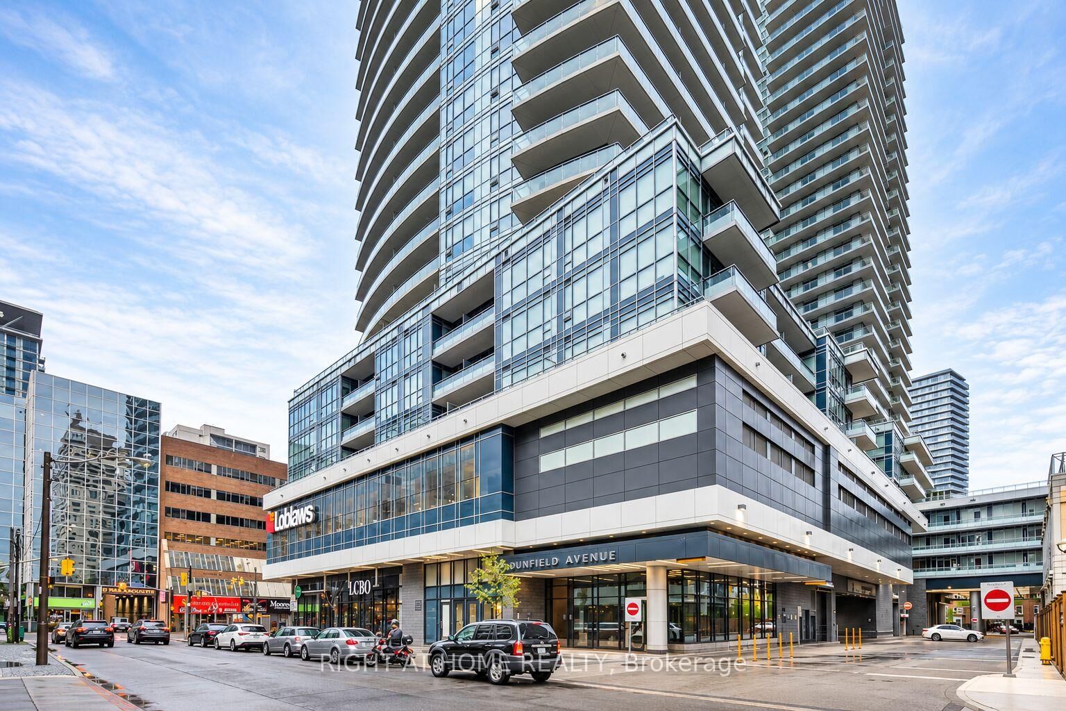 Property Photo:  89 Dunfield Avenue 2403  ON M4S 0A4 
