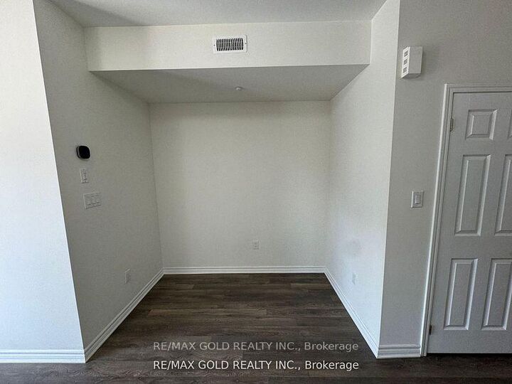 Property Photo:  1081 Danforth Road 127  ON M1J 0B2 