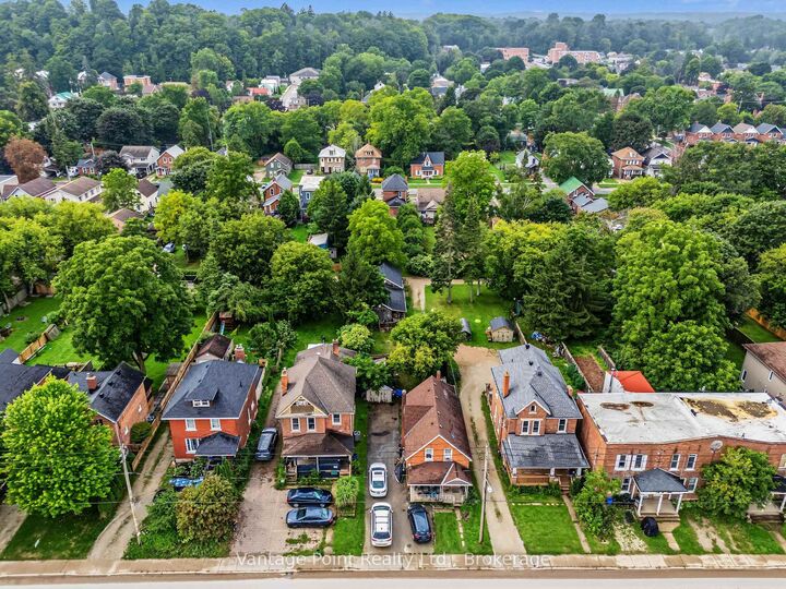 Property Photo:  1160 2nd Avenue W  ON N4K 4N2 