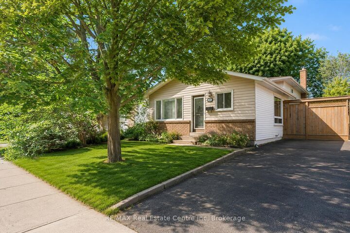 Property Photo:  369 West Acres Drive  ON N1H 7B3 