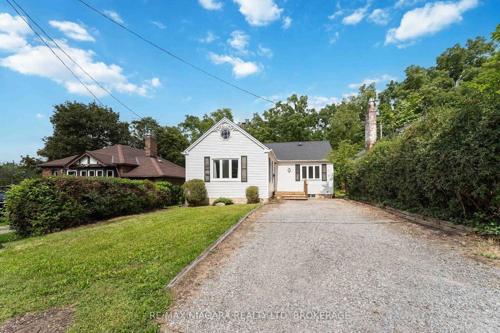 Property Photo:  24 Welland Vale Road  ON L2R 2L6 