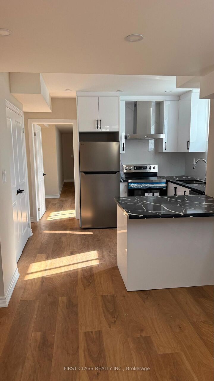 Property Photo:  49 Mountainside Crescent Lower  ON L1R 0P4 