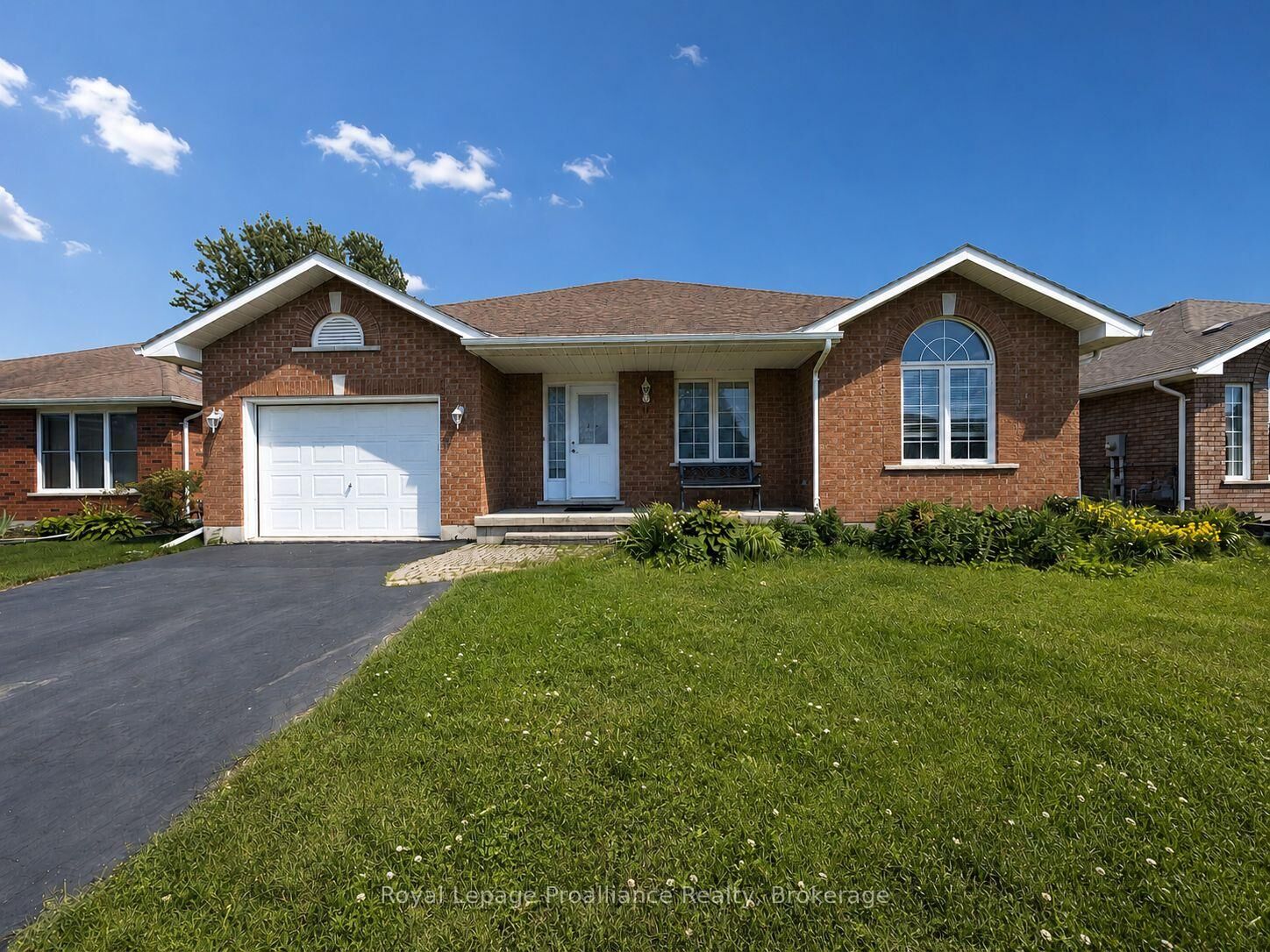Property Photo:  17 Sumac Terrace  ON K8N 5X4 