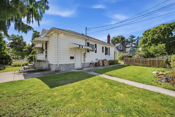 Property Photo:  403 Grantham Avenue Upper  ON L2M 5B3 
