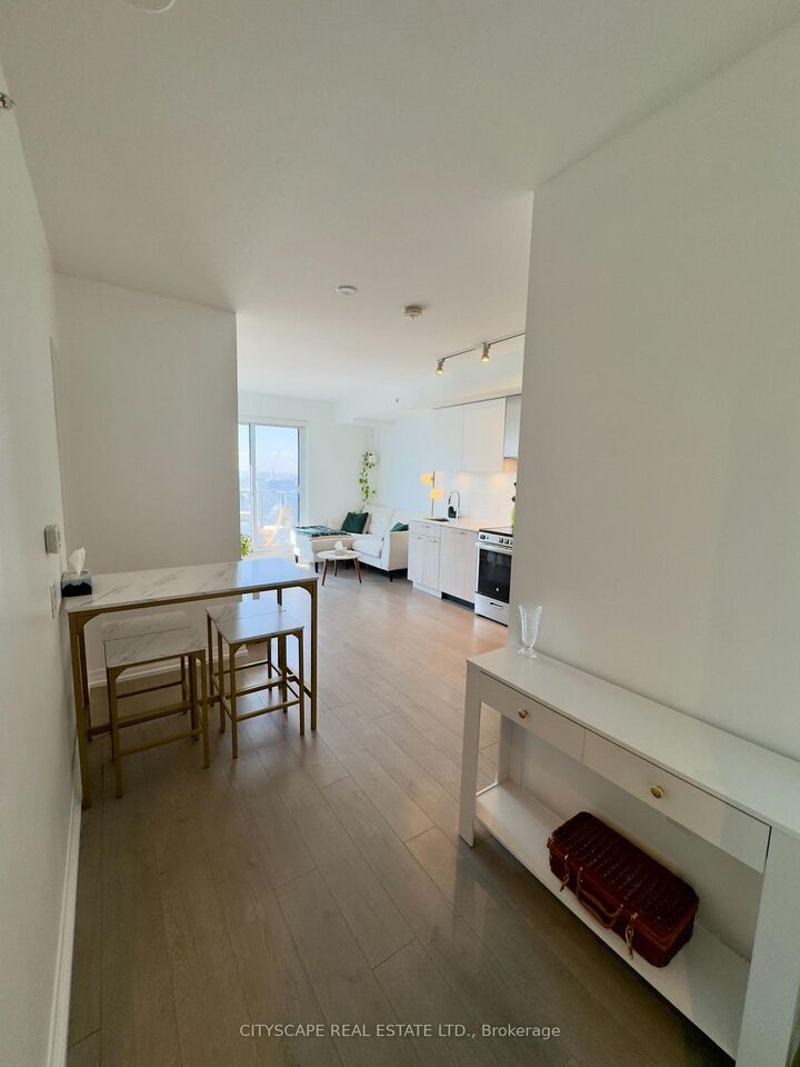 Property Photo:  251 Jarvis Street 4808  ON M5B 0C3 