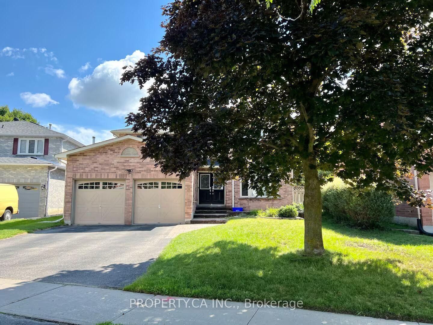 Property Photo:  746 Leslie Valley Drive Lower  ON L3Y 7J3 