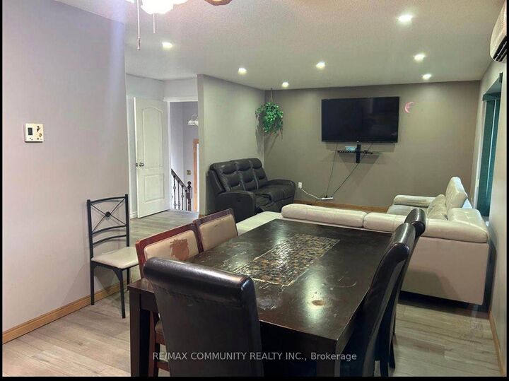 Property Photo:  174 Colborne Street Main  ON K9V 6A1 