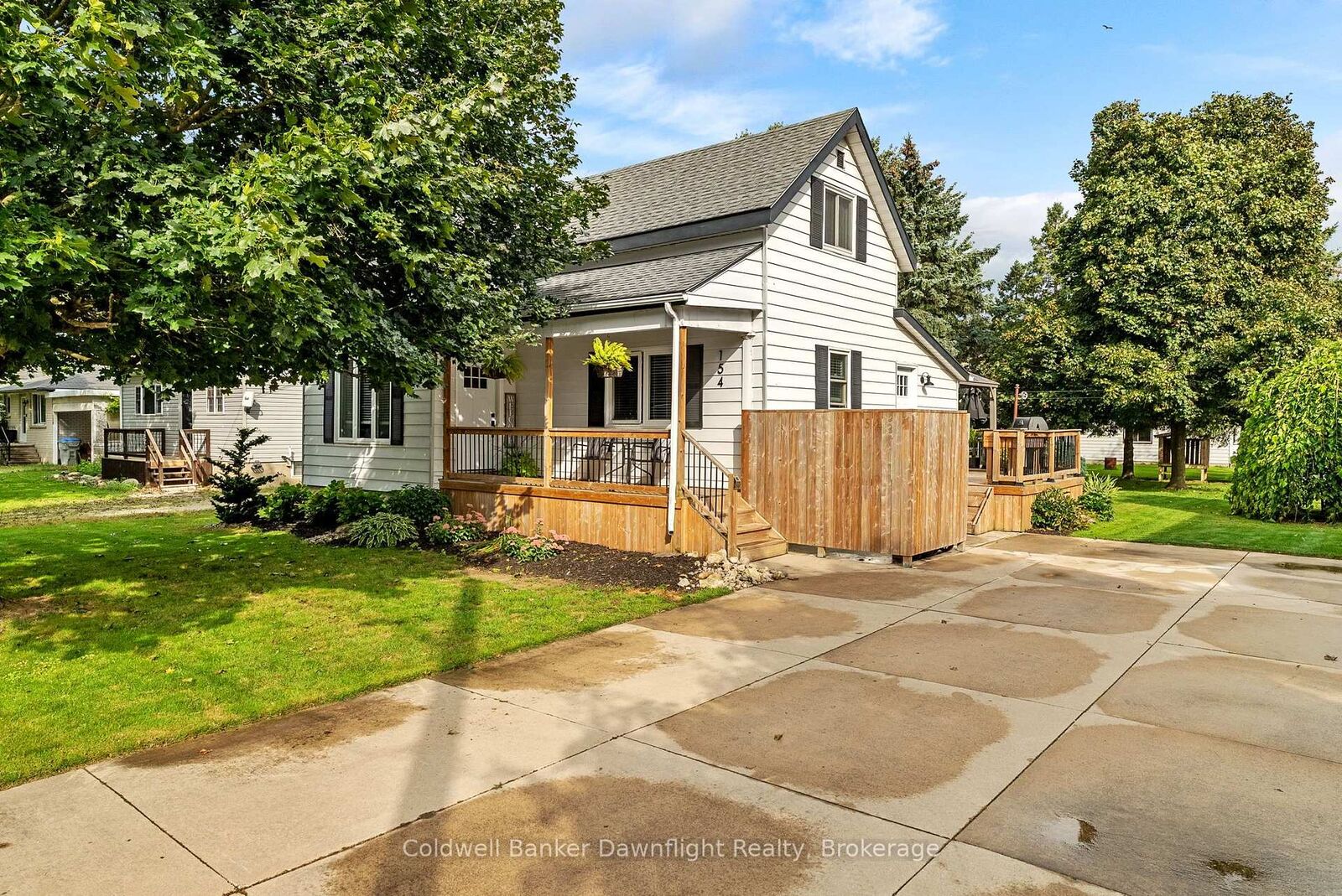 Property Photo: 154 Richmond Street ON N0M 1X0