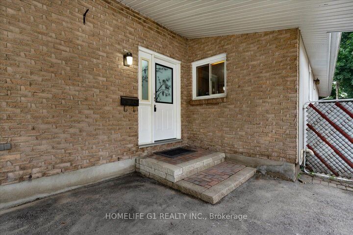 Property Photo:  19 Milton Avenue W  ON N3C 2Y3 