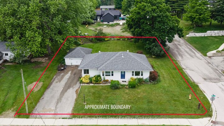 Property Photo:  578 Stauffer Street  ON N0G 2H0 