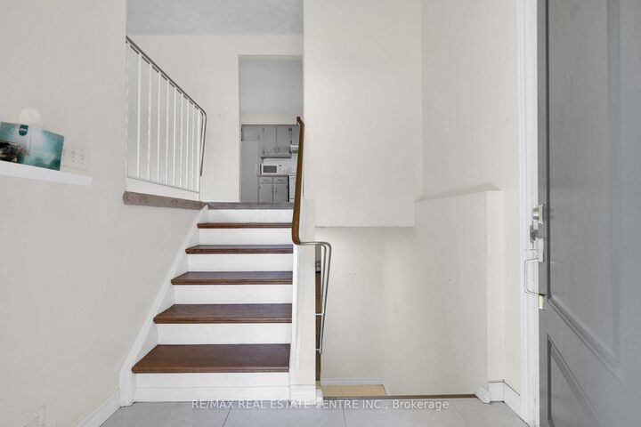 Property Photo:  141 Cedar Crest Street  ON N2N 2A6 