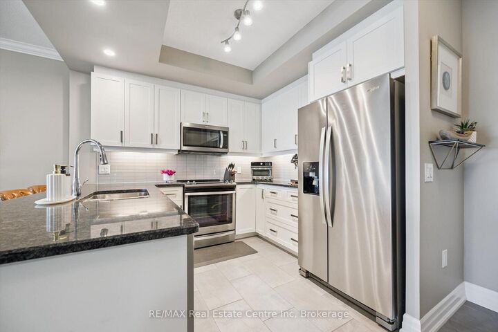 Property Photo:  1878 Gordon Street 605  ON N1L 0P4 