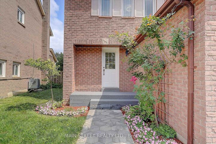Property Photo: 59 Stockbridge Crescent ON L1T 2G8