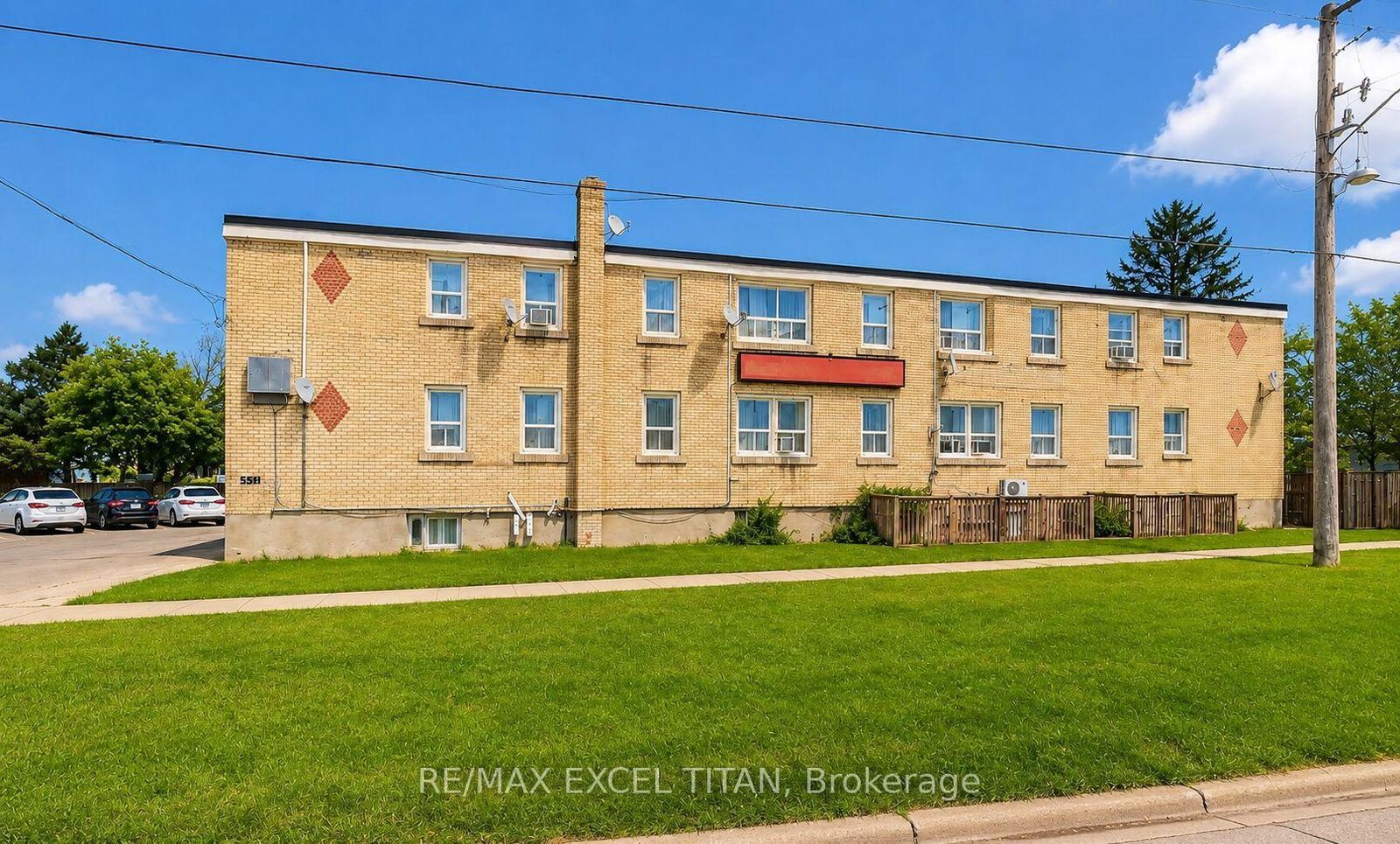 Property Photo:  1201 Cedar Street 5  ON L1J 3P1 