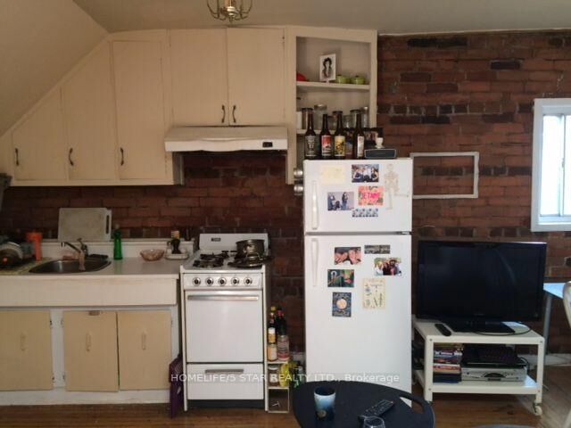 Property Photo:  53 Claremont Street Apt 3  ON M6J 2M7 