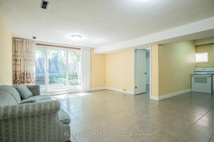 Property Photo:  399 Lawrence Avenue W Basement  ON M5M 1C1 