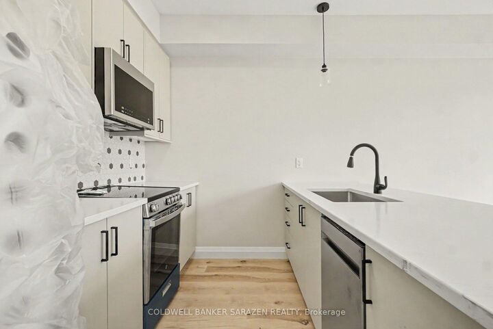 Property Photo:  42 McArthur Avenue 102  ON K1L 6R2 