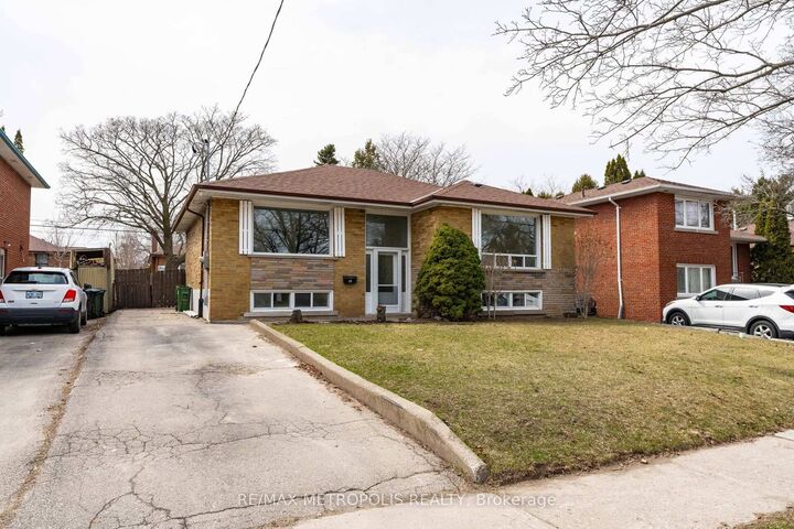 Property Photo:  20 Perivale Crescent  ON M1J 2C1 