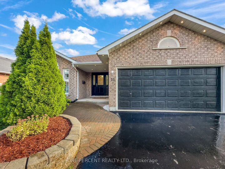 Property Photo:  25 Hickory Grove  ON K8N 5X6 