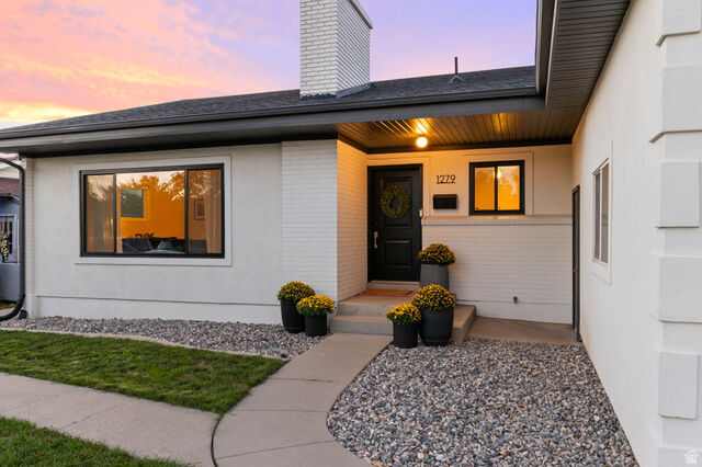 Property Photo: 1279 E Pagos Ave UT 84124