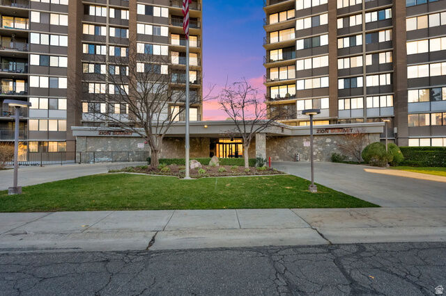 Property Photo: 241 N Vine St 1204W UT 84103