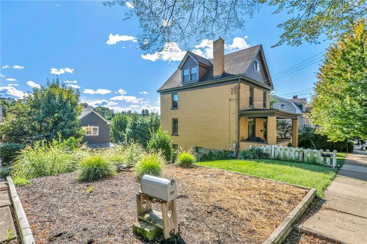 Property Photo:  155 Hallock St  PA 15211 