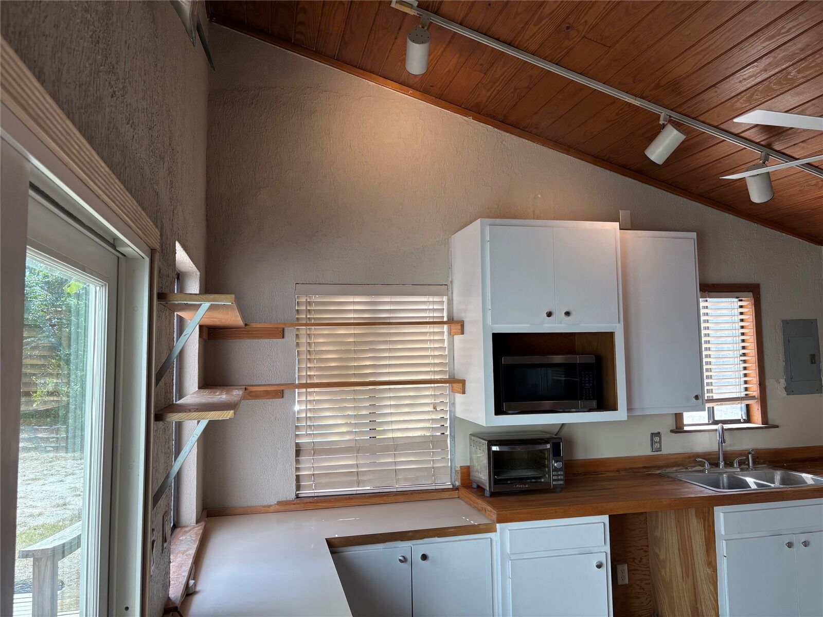 Property Photo: 3505 Lone Man Mountain Road TX 78676
