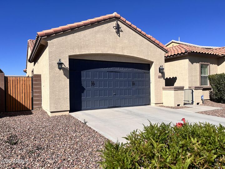Property Photo:  2208 E Indian Wells Drive  AZ 85298 